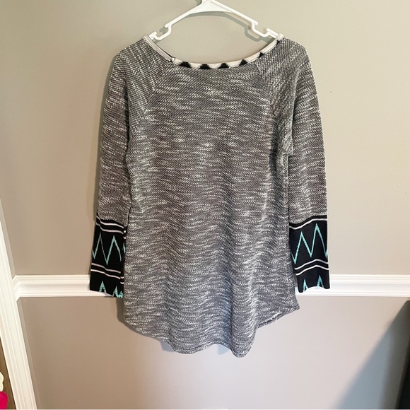 ⭐️4 for $10⭐️Heathered Knit Long Sleeve Pocket Shirt.  Aztec Colorblock Tunic - Picture 4 of 11